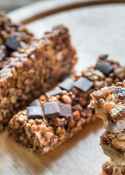 Chocolate bar with honey, chia and coconut