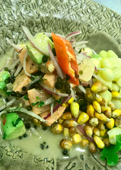 Ceviche de trucha con palta